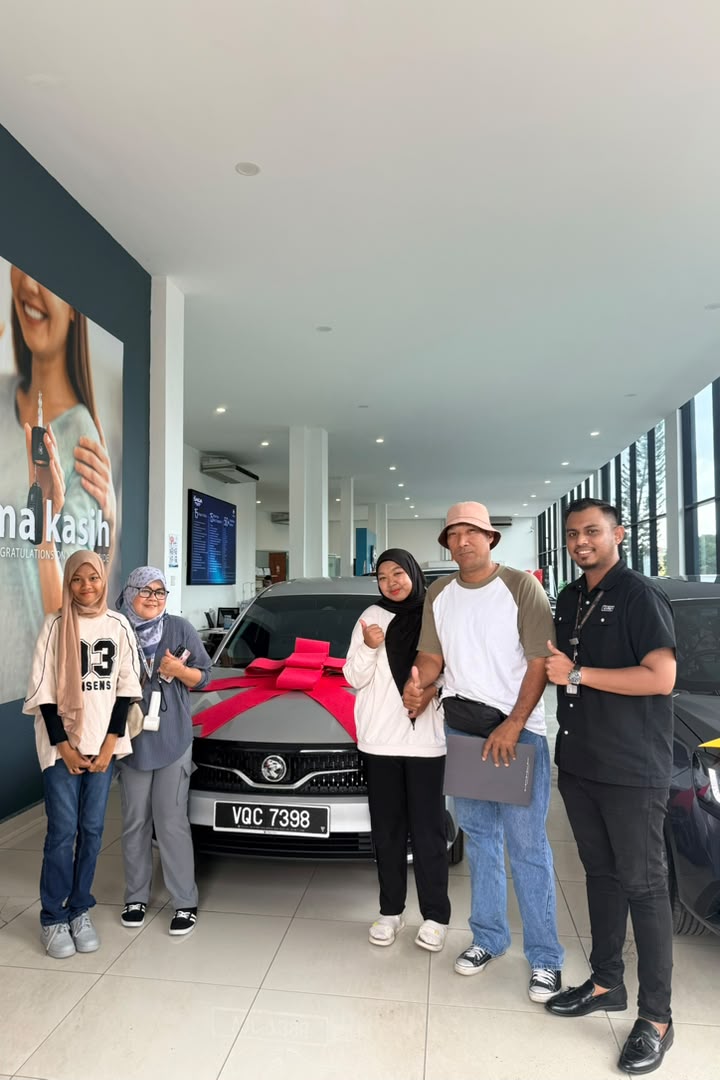 Happy Proton customer delivery 8